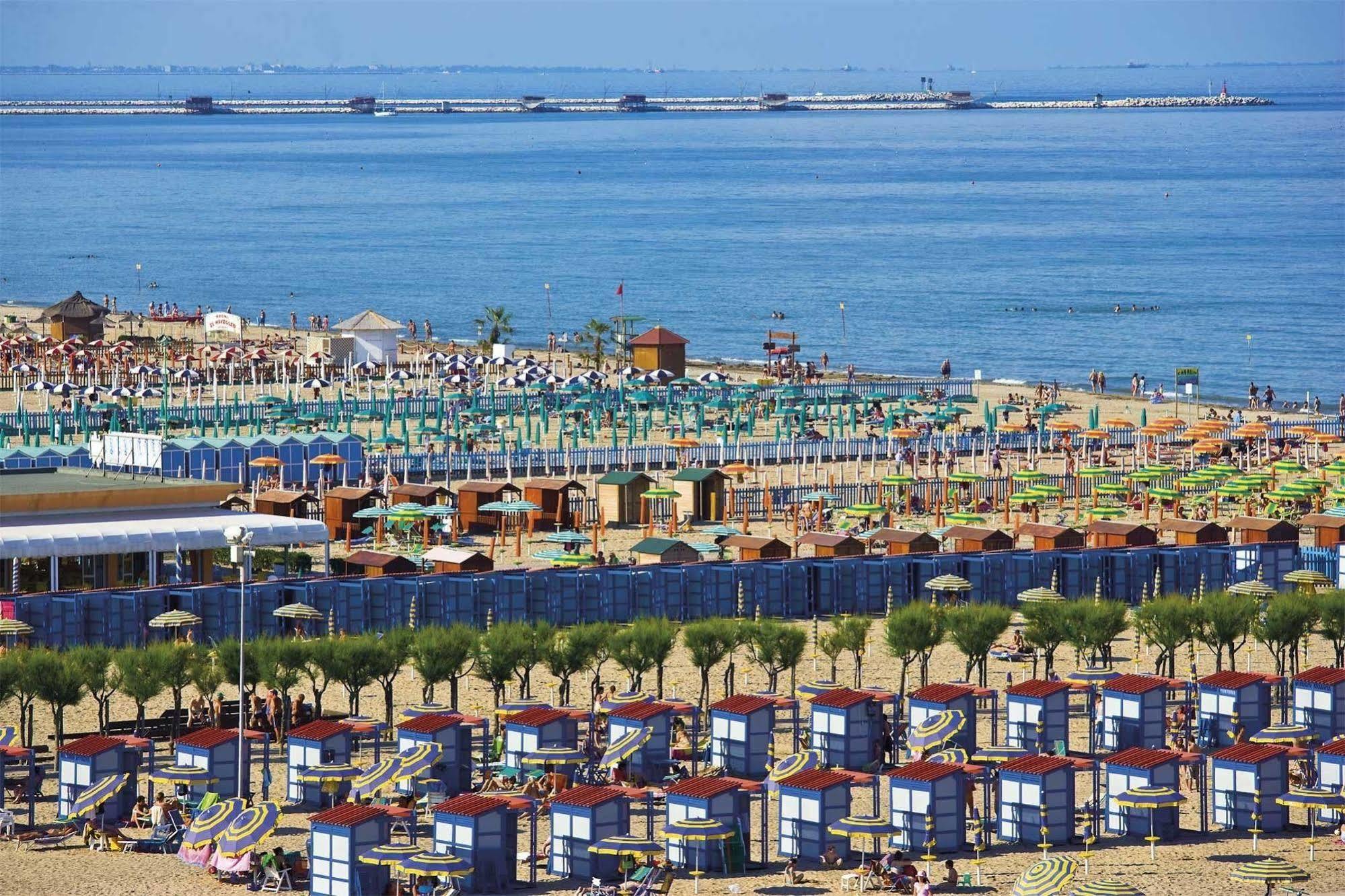 Hotel Ragno D'Oro Sottomarina Exterior photo